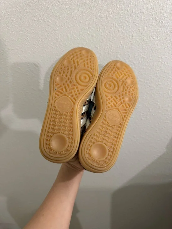 Adidas originals shoes - Picture 3 of 5